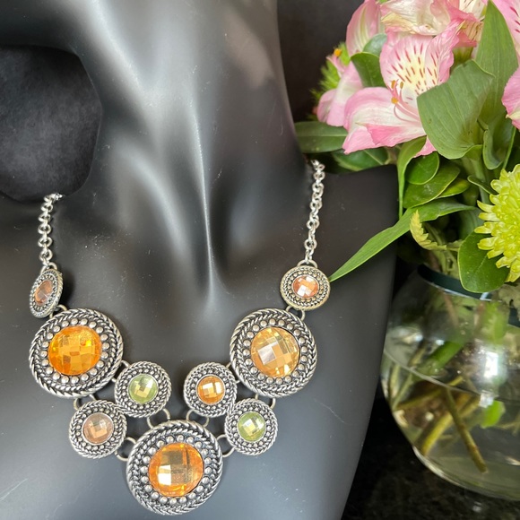 Premier Designs necklace - Picture 2 of 5